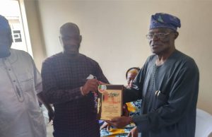 Oyo APC Chairman Receives Award From Former Councillors Forum, Reiterates Commitment to Peaceful Congresses