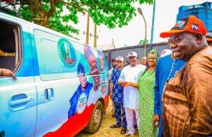 Akala Family Hosts Folarin To Breakfast, Donates Campaign Van To 2023 Oyo APC Governorship Candidate