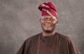 A Pillar of Excellence — Engr. Idris Adeoye Felicitates Senator Folarin
